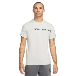 Nike Sportswear Repeat Shirt